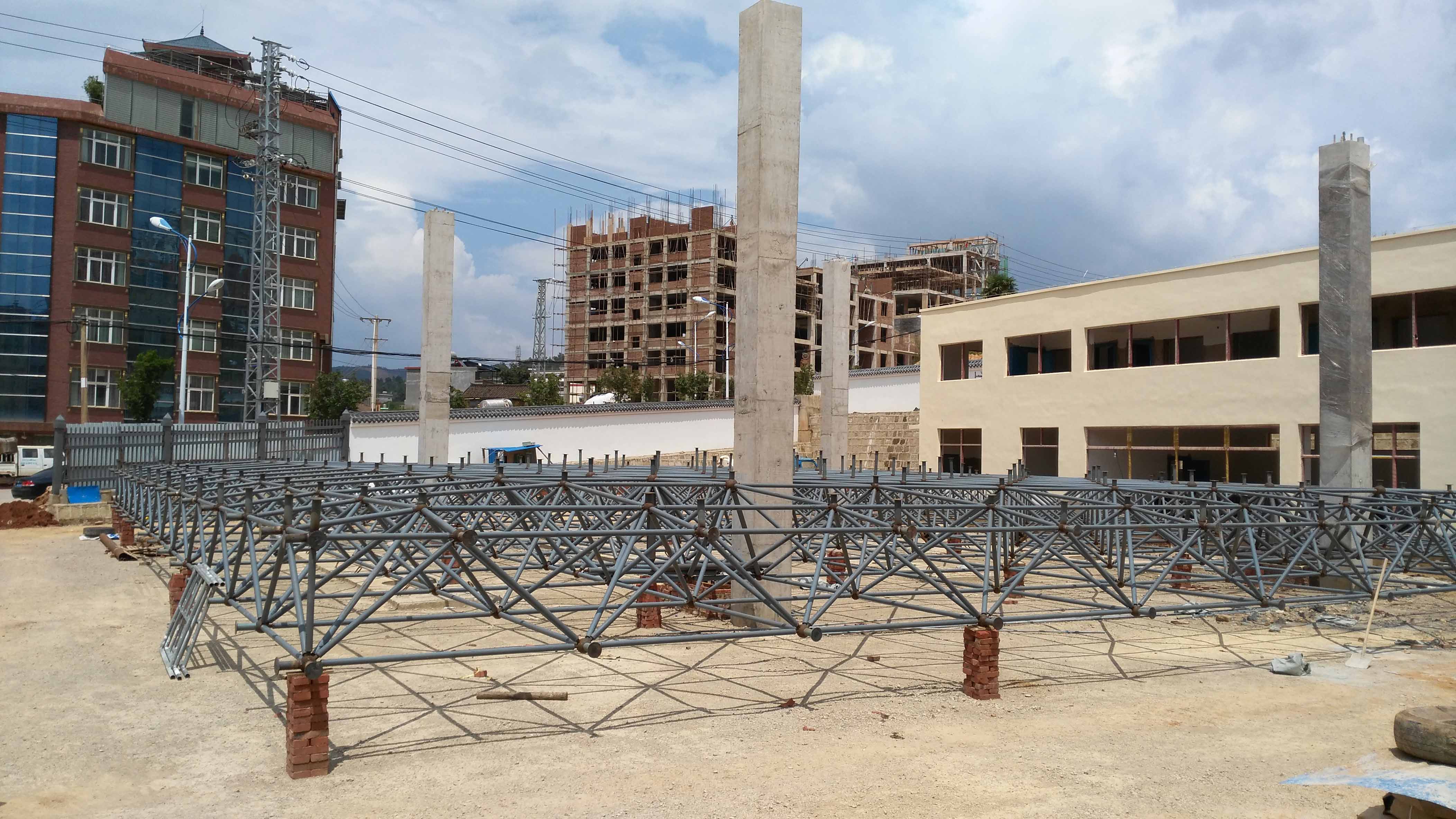 桦甸小型加油站网架